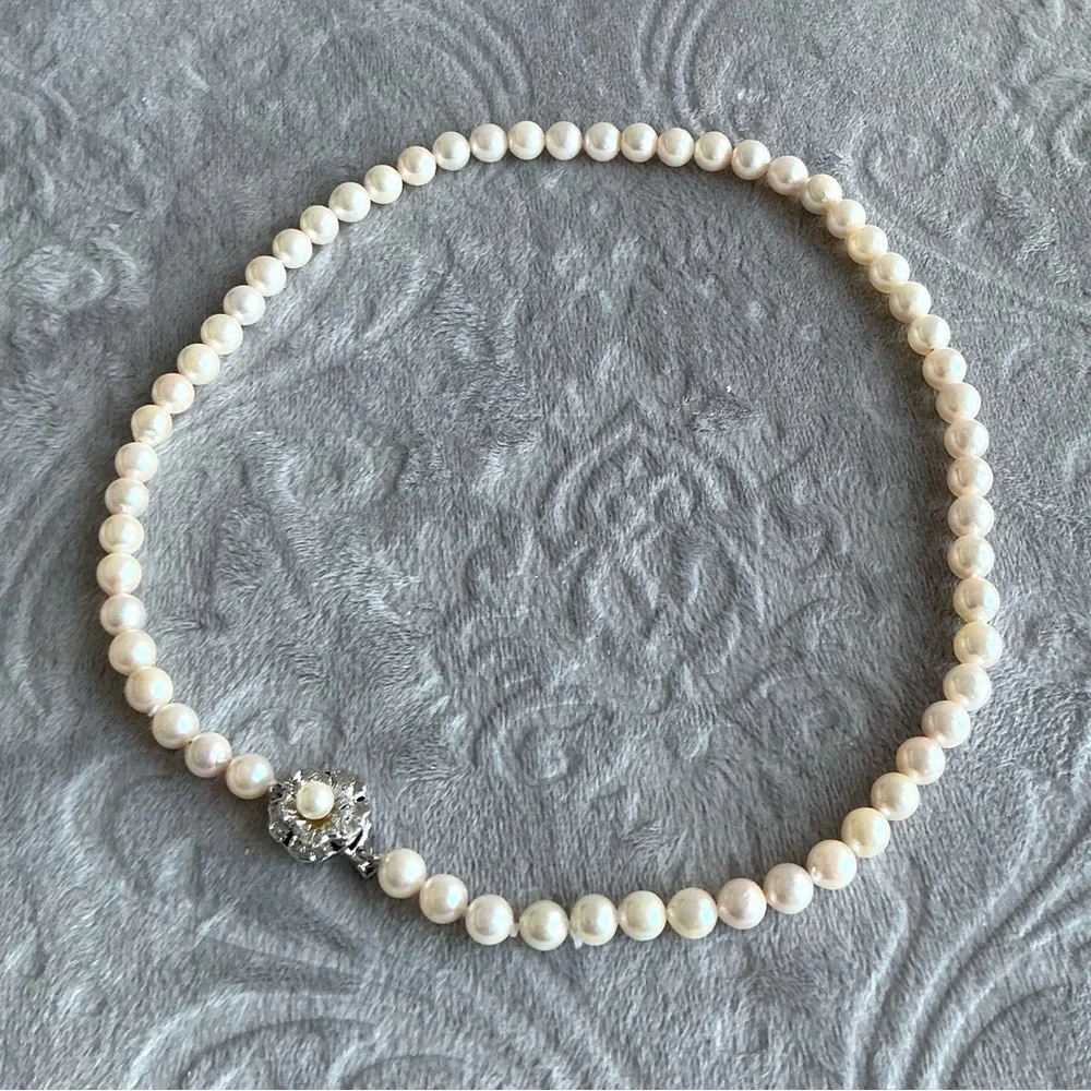 Authentic vintage pearl necklace🌟🌟🌟